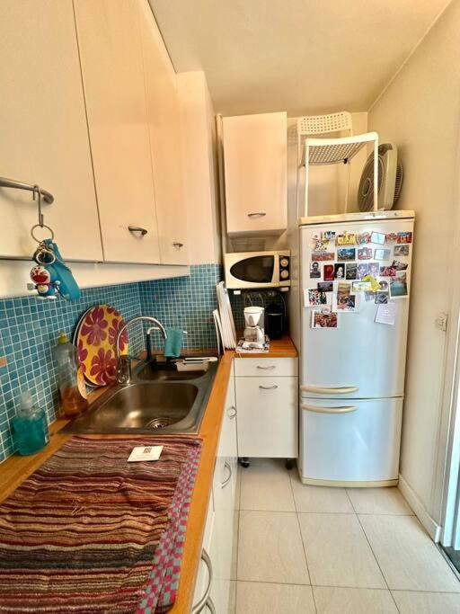 Appartement 10 Canal, Studio Au Calme, Piscine Solarium
