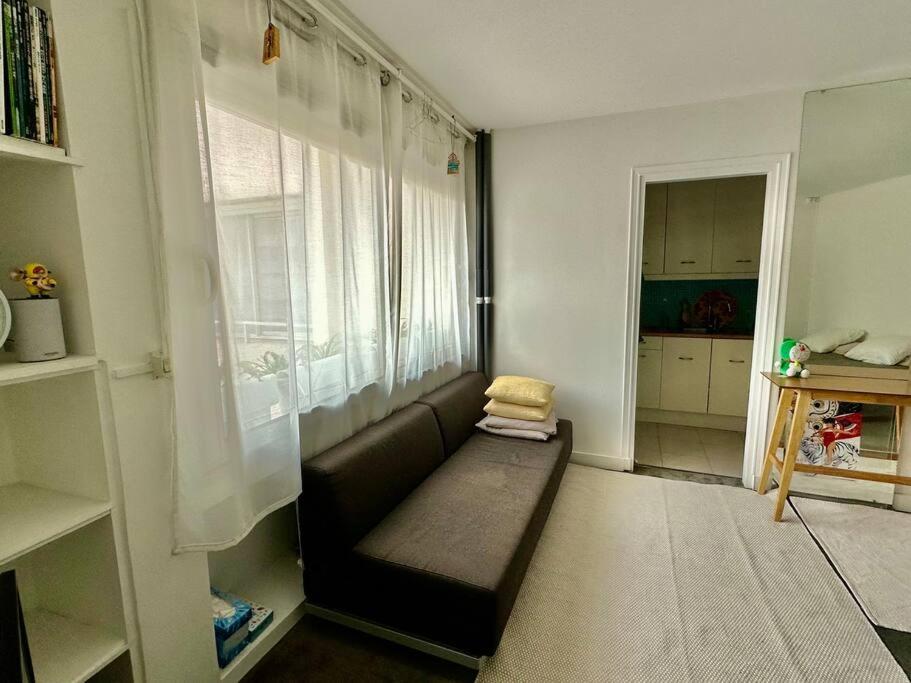 Appartement 10 Canal, Studio Au Calme, Piscine Solarium