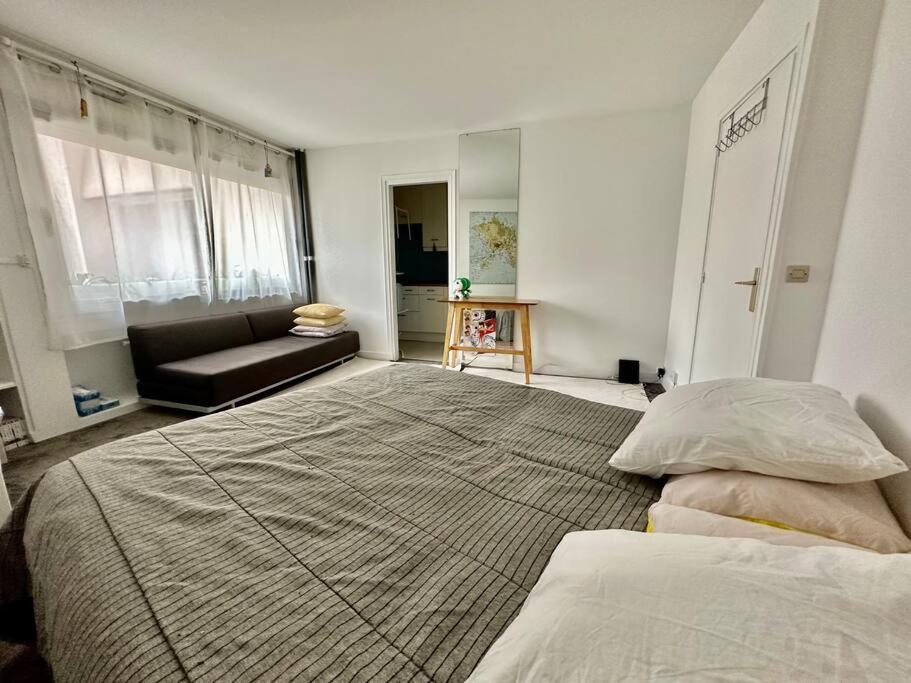 Appartement 10 Canal, Studio Au Calme, Piscine Solarium