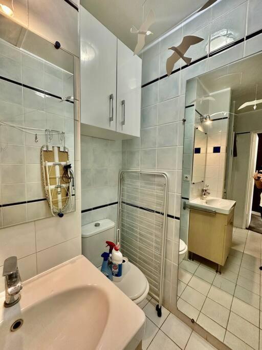 Appartement 10 Canal, Studio Au Calme, Piscine Solarium Paris